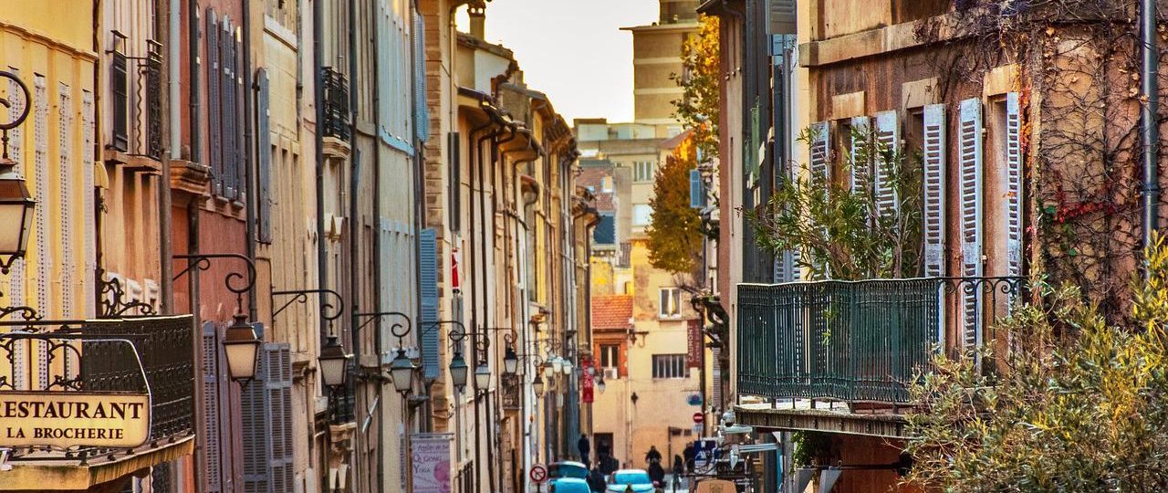 Passer par une agence immobilière pour acheter un appartement en Aix en Provence